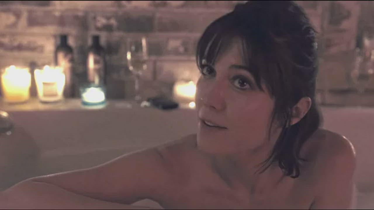 Mary Elizabeth Winstead's Amazing Ass and Sensual Waist. : video clip