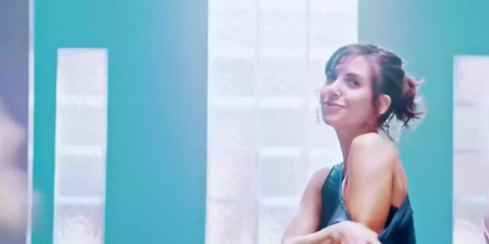 Alison Brie Titty Compilation : video clip