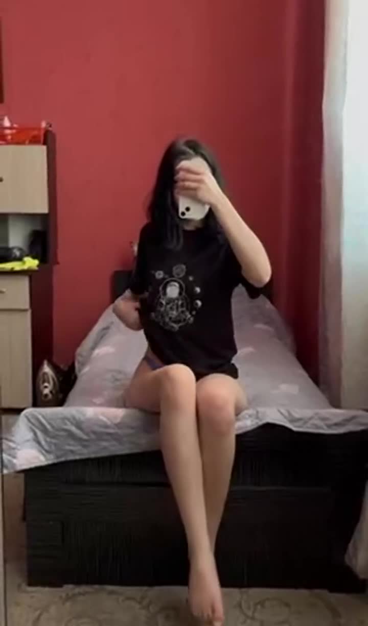 Nail me to the bed : video clip
