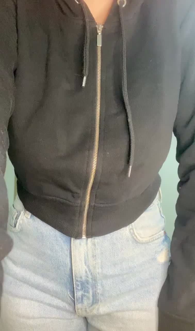 The only thing that matters is what's under the clothes 🤫 : video clip
