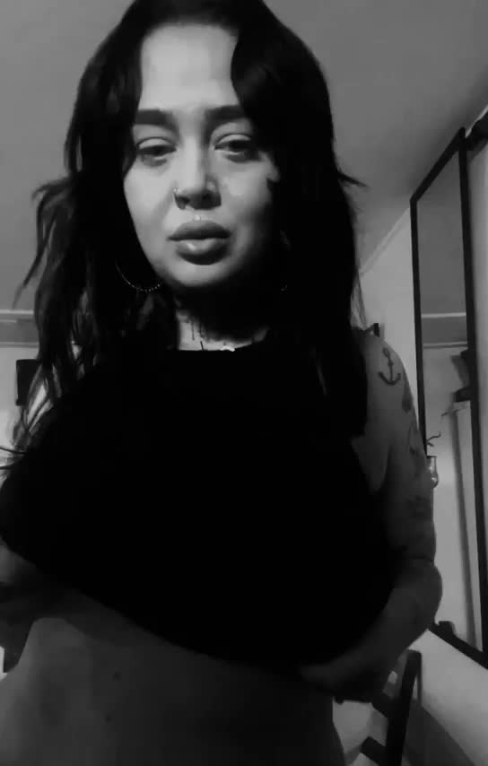 Getting undressed for you on this lovely Friday 🌸 : video clip
