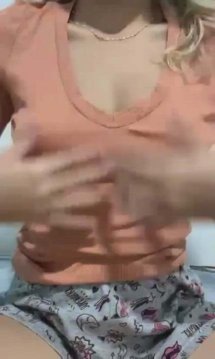 if you like tits, you've come to the right place : video clip