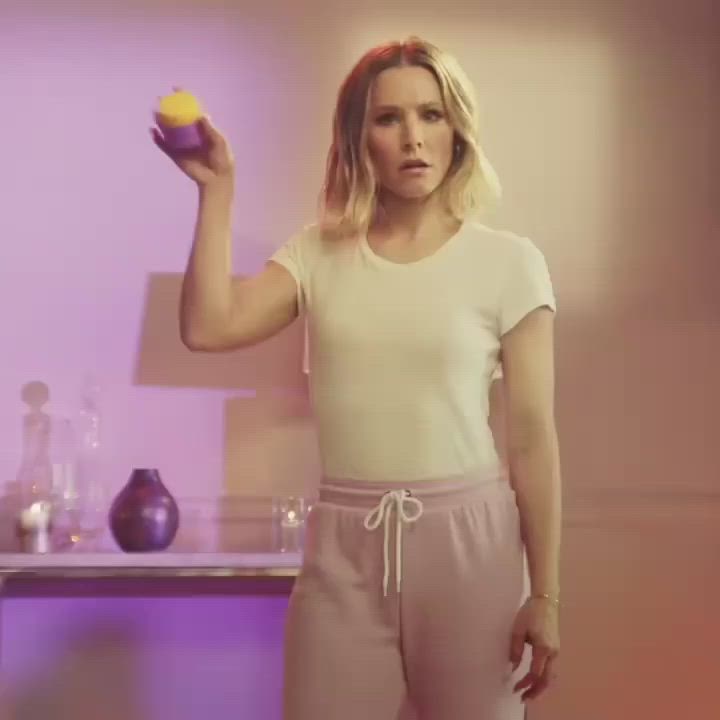 Kristen Bell is such a naughty MILF : video clip