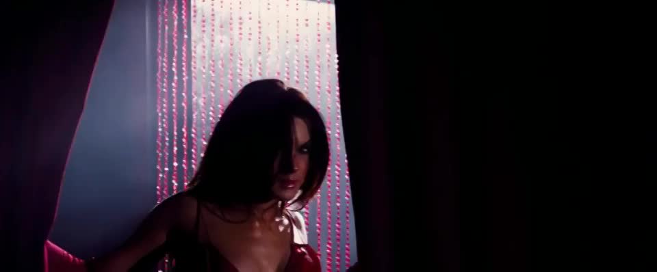 Lindsay Lohan in "I Know Who Killed Me" : video clip