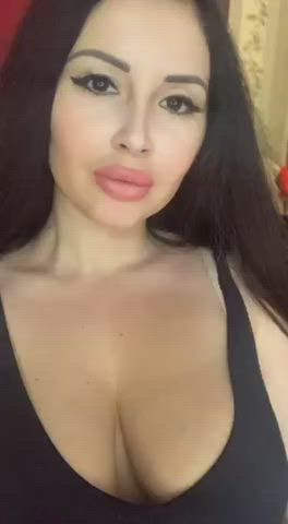 🔥 professional boob masseur is required , send a resume in the comments : video clip
