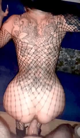 New Tattoo + New Fishnets = 🌈😍 : video clip