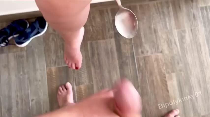 Kinkier if I eat his cum from a spoon! : video clip