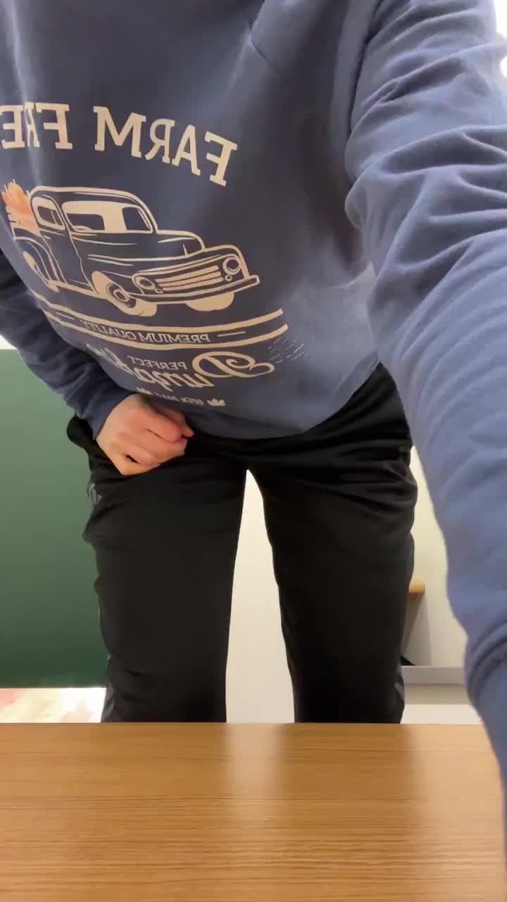 Needing some Dick at Dick’s 🤷🏻‍♀️ : video clip