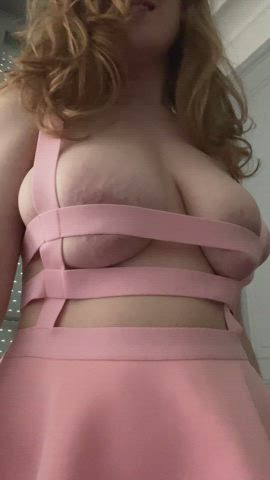 5'2 redhead in a special dress... : video clip