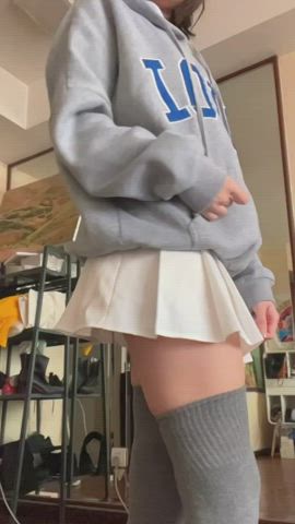What’s under my skirt:) : video clip