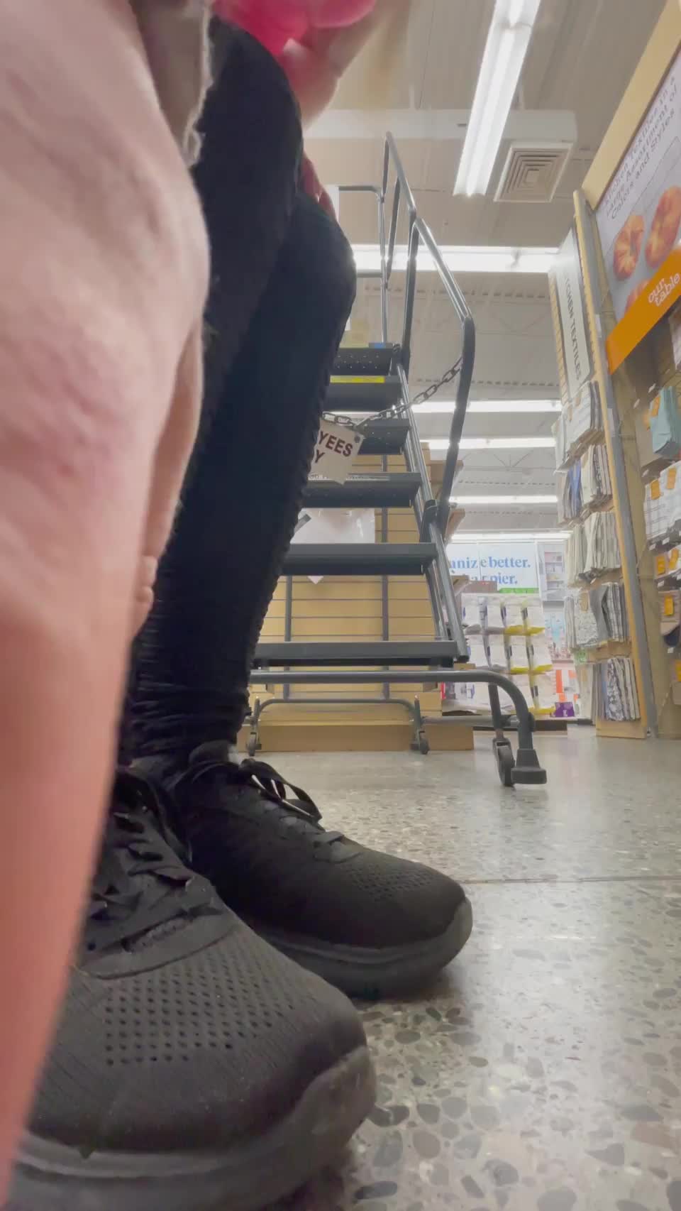 Had a chance to film a fun little flash at the mall 😉 [gif] : video clip