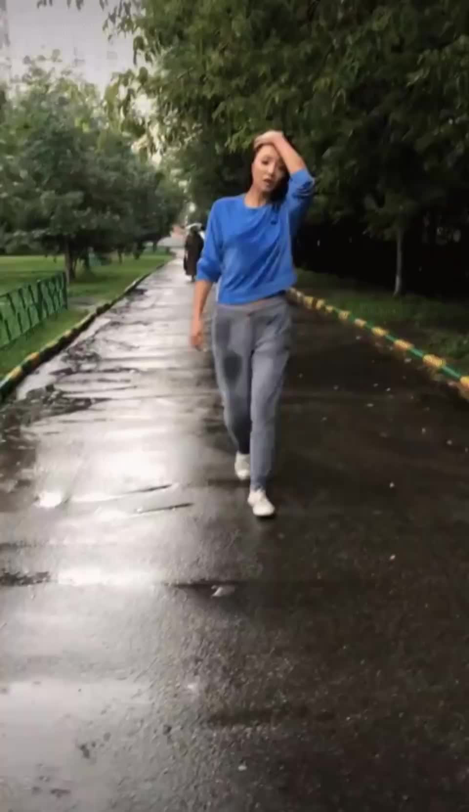 Rain and smile : video clip