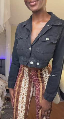 Always catch my guy friends staring at my tits! : video clip