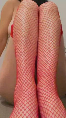 MILF and fishnets 😈 : video clip
