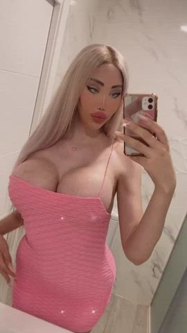 I feel like this dress is perfect as a bimbo : video clip