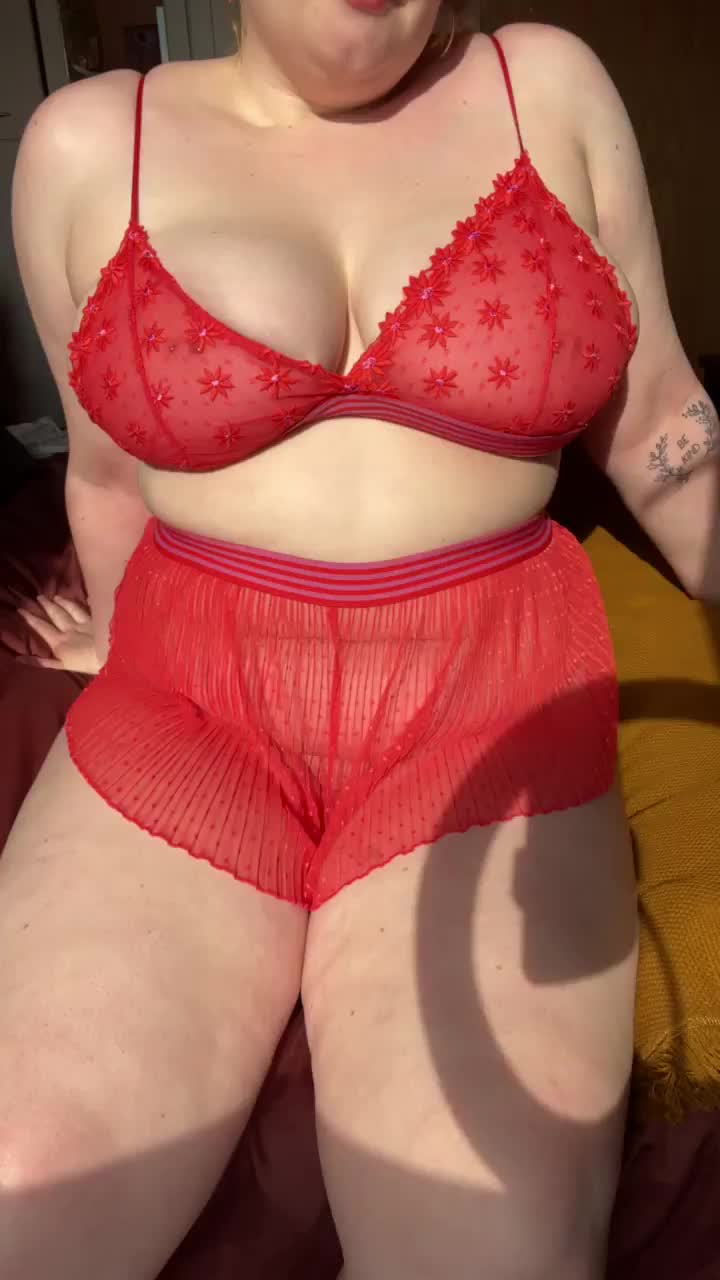 The big tits come with some chub 💕 : video clip