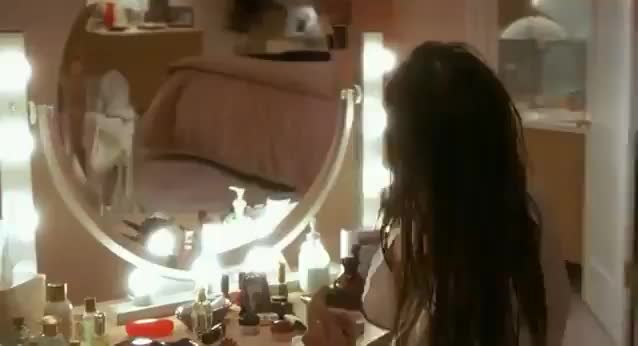Rhona Mitra in 'Hollow Man' (2000) : video clip