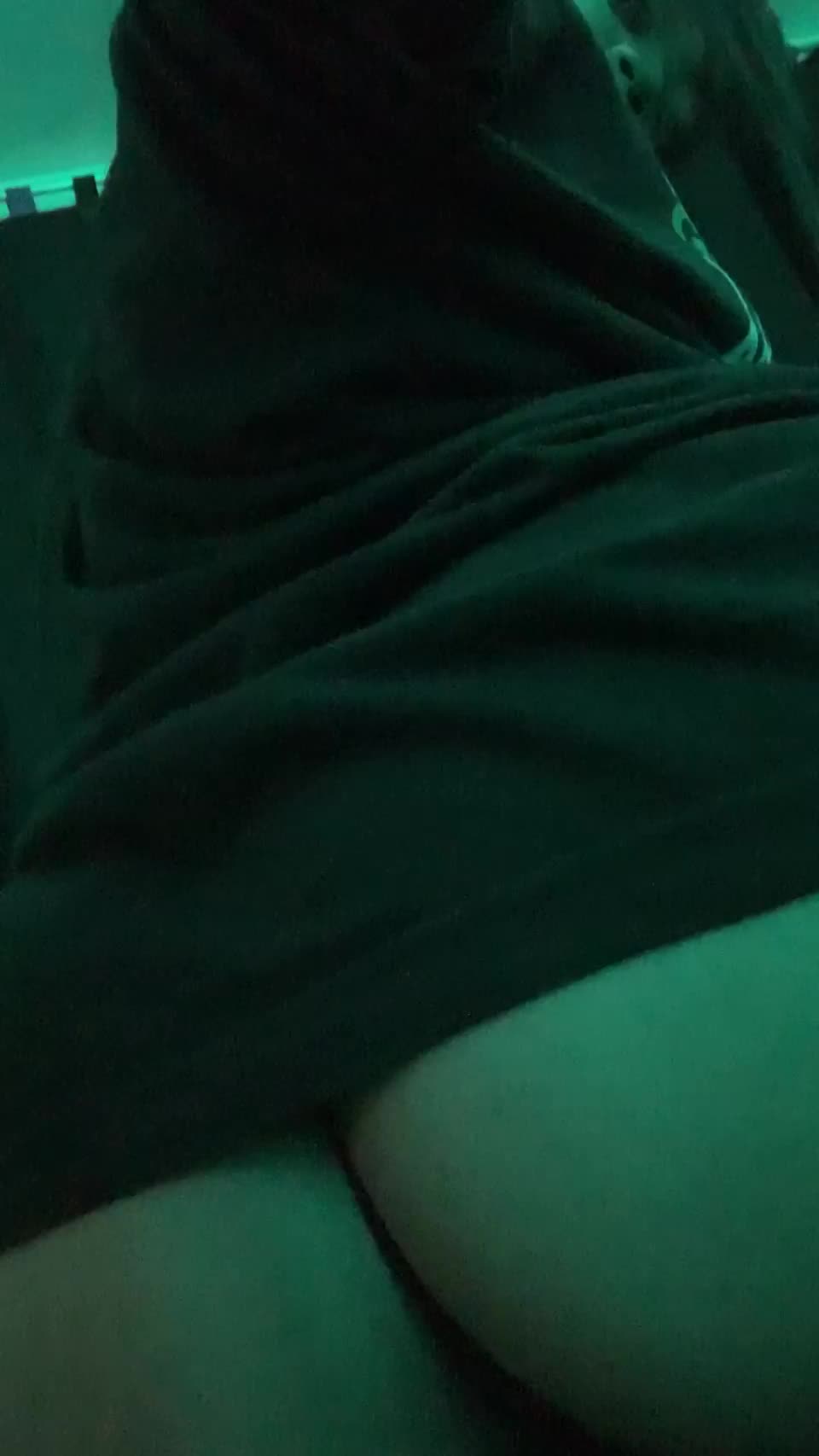 Looking for someone who would enjoy my cheeks! : video clip