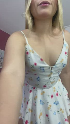 [Selling] dance with Me? I'm very horny add me on kik and snapchat sexist3xx : video clip