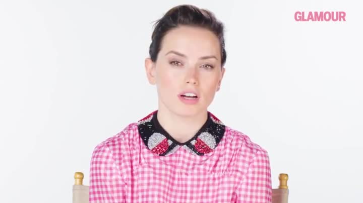 Daisy Ridley is so cute : video clip