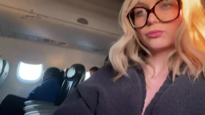 When the flight attendant smiled and gave me an extra snack during service, I knew he had seen [GIF] : video clip