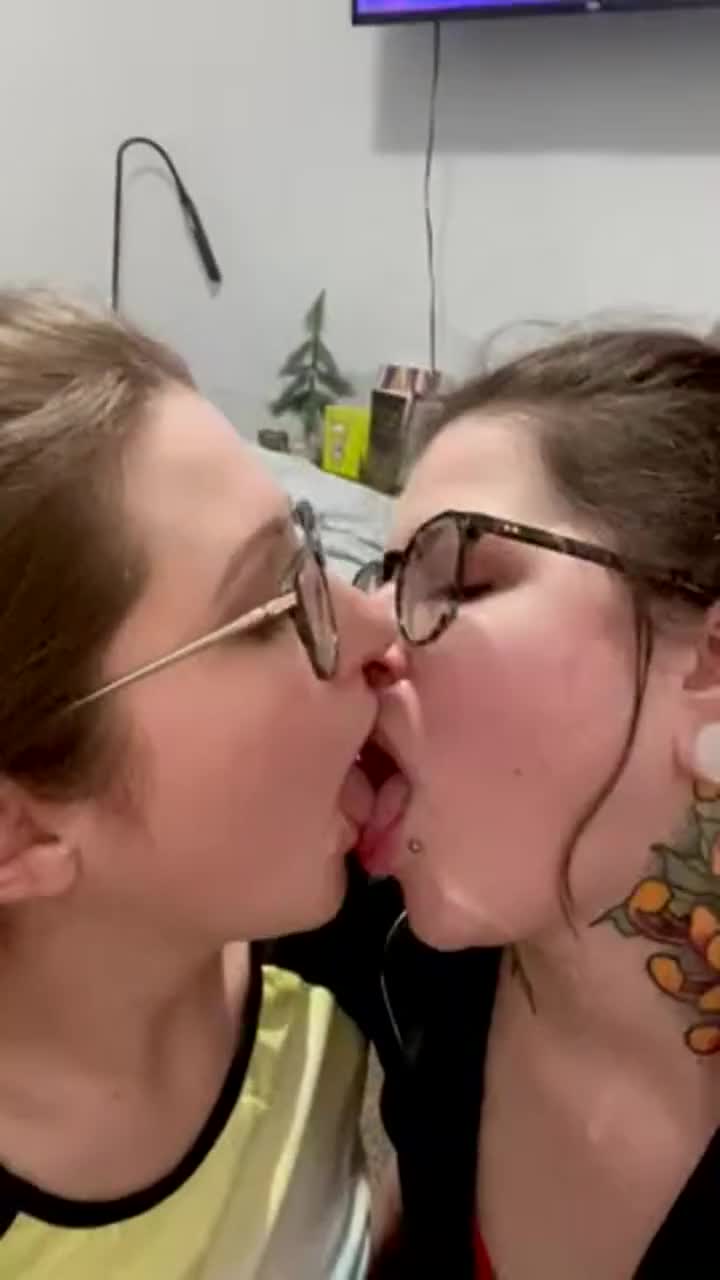 The best way to brighten your day is to share a cum covered kiss with your girl. : video clip