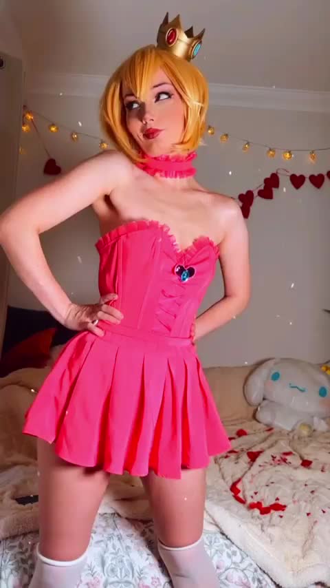 Princess Peach [Super Mario] (Pixiecat) : video clip