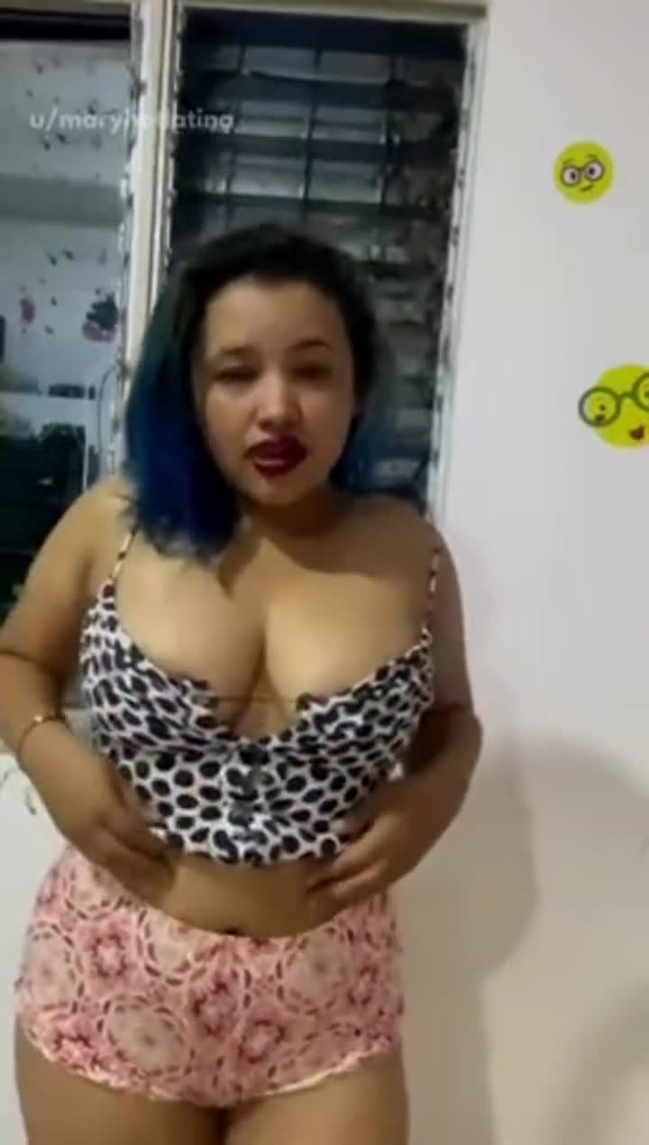 Guys think my boobs are fake until they fuck me and see them bounce : video clip