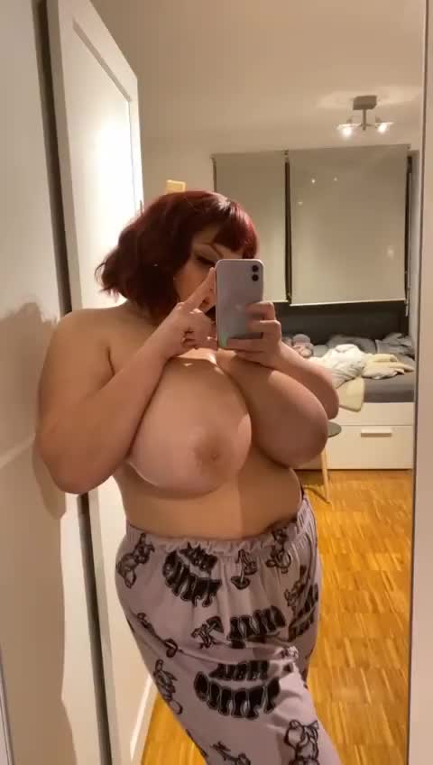 I have too much milk in my boobs, help me get it out : video clip