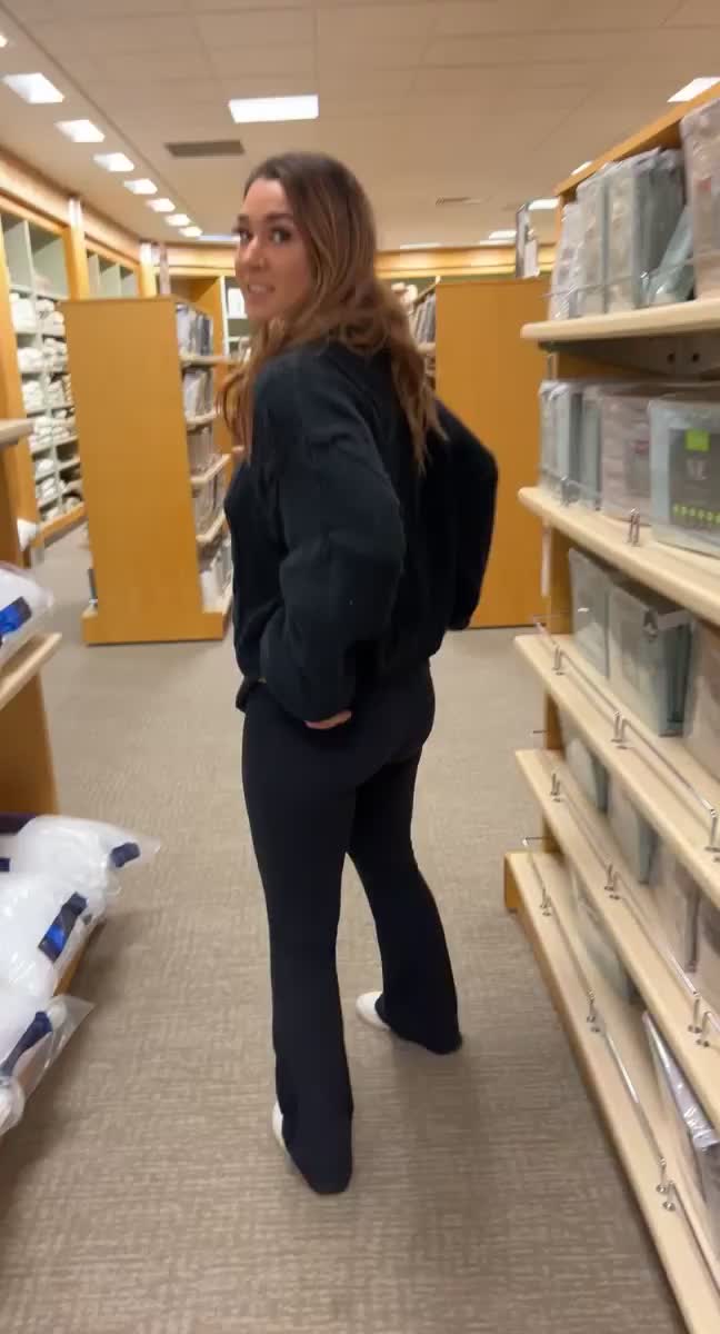 Would you date a 19 y/o flasher? 😝 : video clip