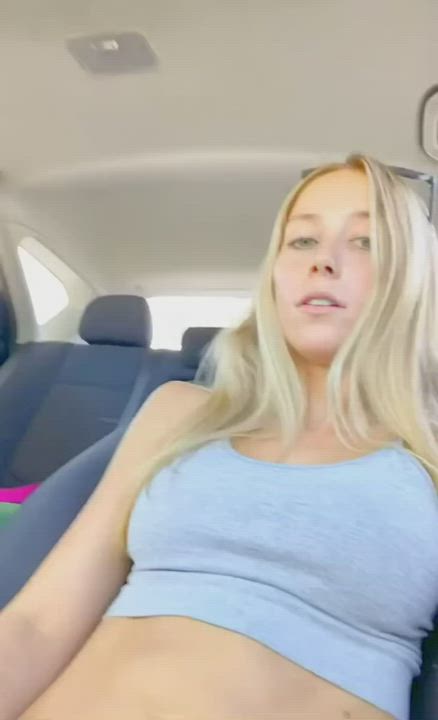 She Likes Riding in Her Car : video clip