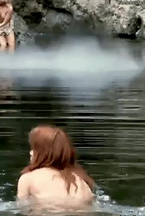 Tanya Roberts [gifv] : video clip