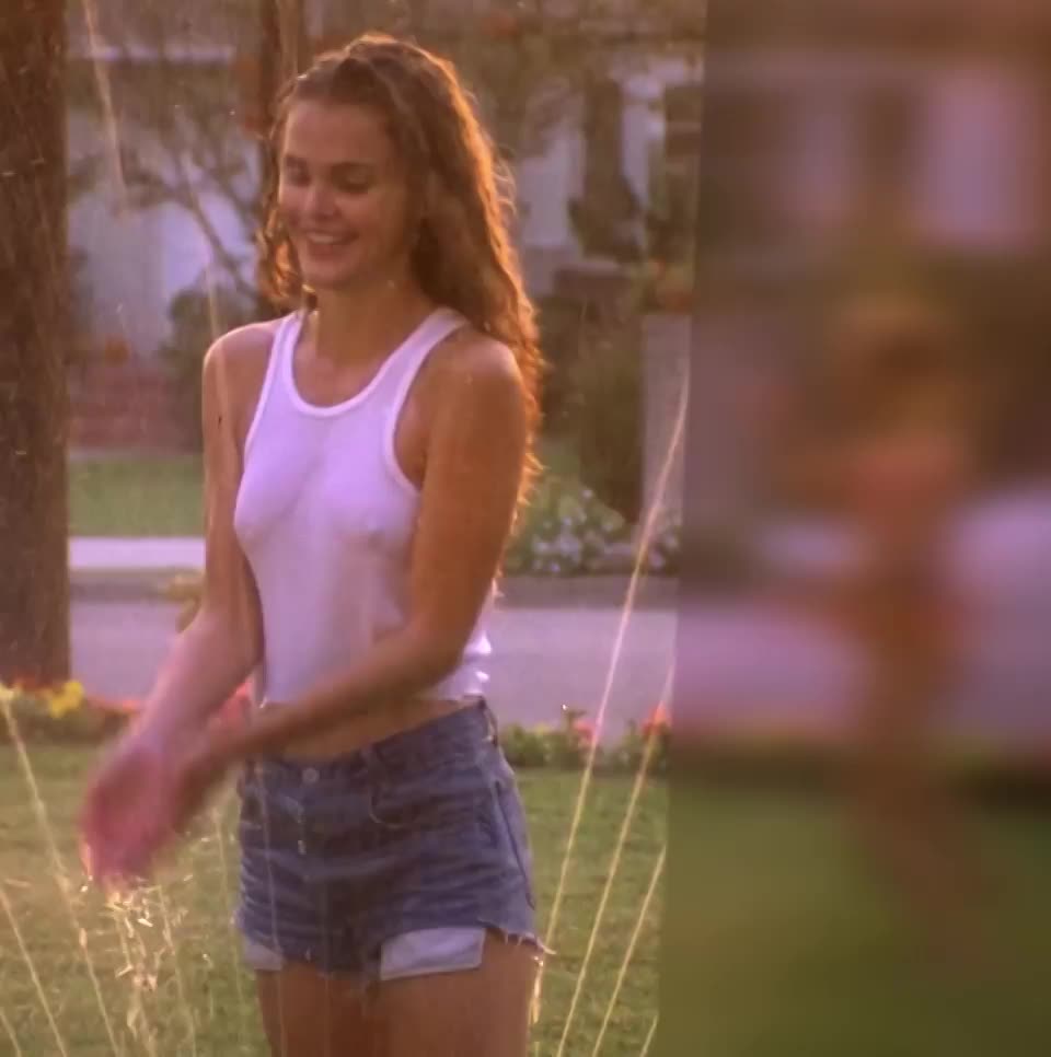 Keri Russell - Eight Days a Week (1997) : video clip