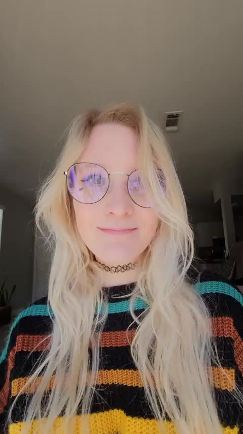 Turning 25 today, breed me and turn them into calcium cannons 🎂 : video clip