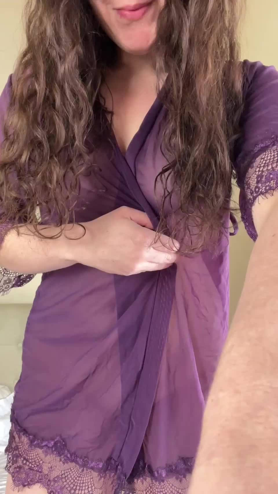 I'd wear this around the house so you could fill me all day : video clip