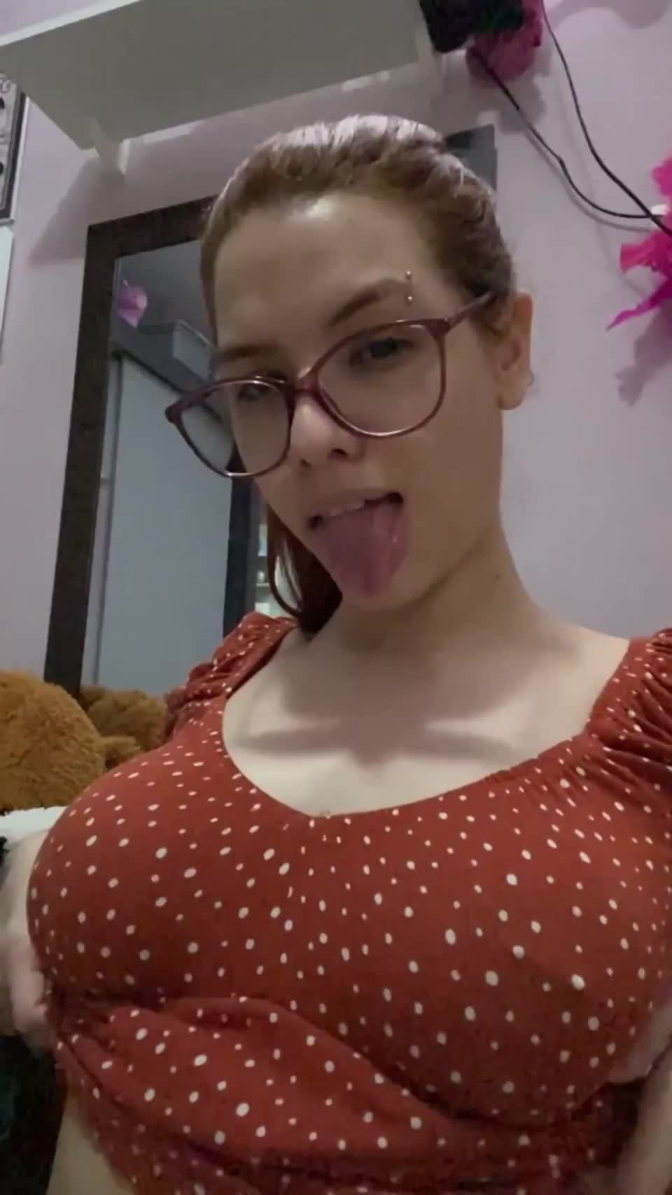 Let me be your sex toy and satisfy you : video clip