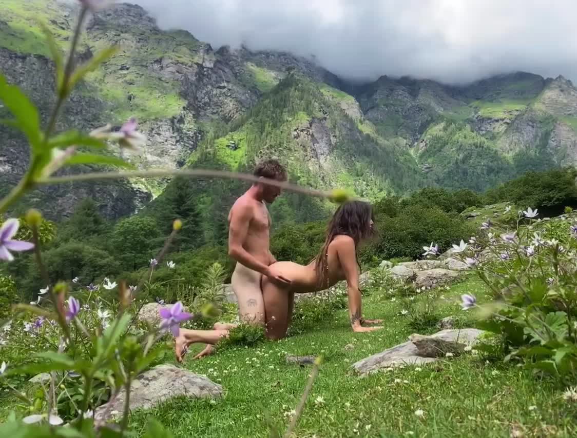 Camping at its finest : video clip