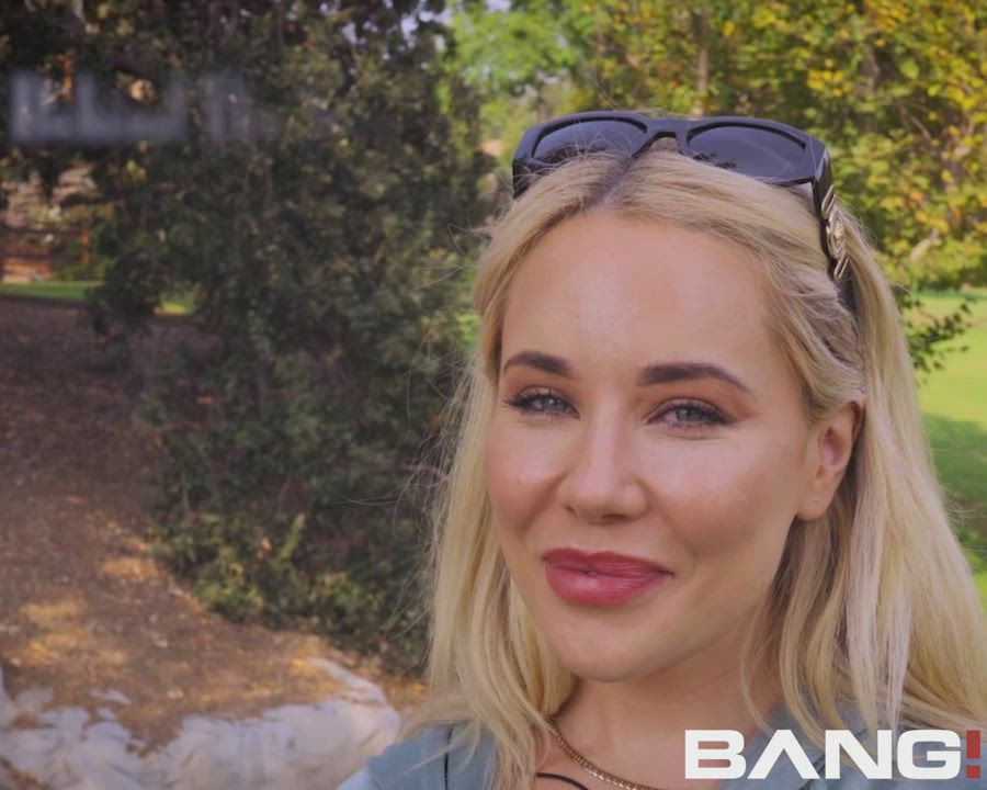 Savannah Bond - Porn set behind the scenes : video clip