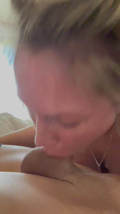 I love a facial first thing in the morning 🥰 [oc] : video clip